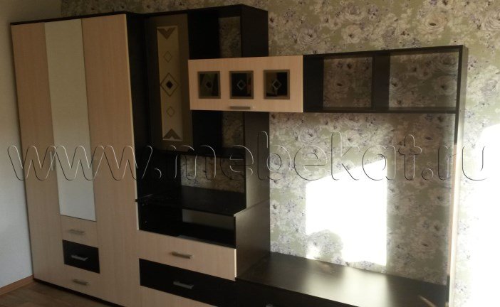 Гостиная Бэлла с 3х створчатым шкафом