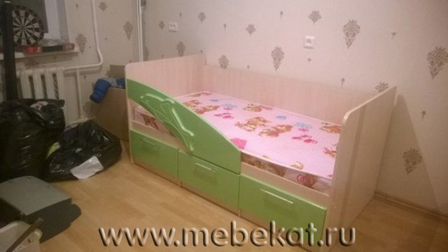 Кровать Дельфин 1,6 м, салатовый глянец
