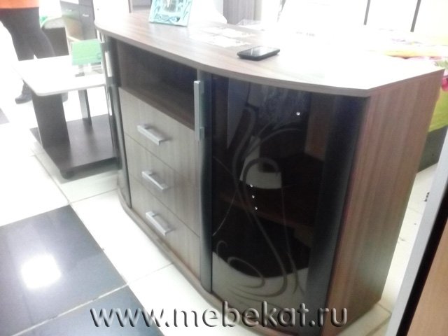 Тумба под ТВ с 3 ящиками