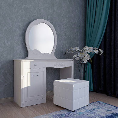 Недорогие Столик туалетный с зеркалом Ева-10 с доставкой по Екатеринбургу предлагает интернет-магазин Мебелька! Здесь вы можете выбрать и купить спальные гарнитуры по доступной цене.